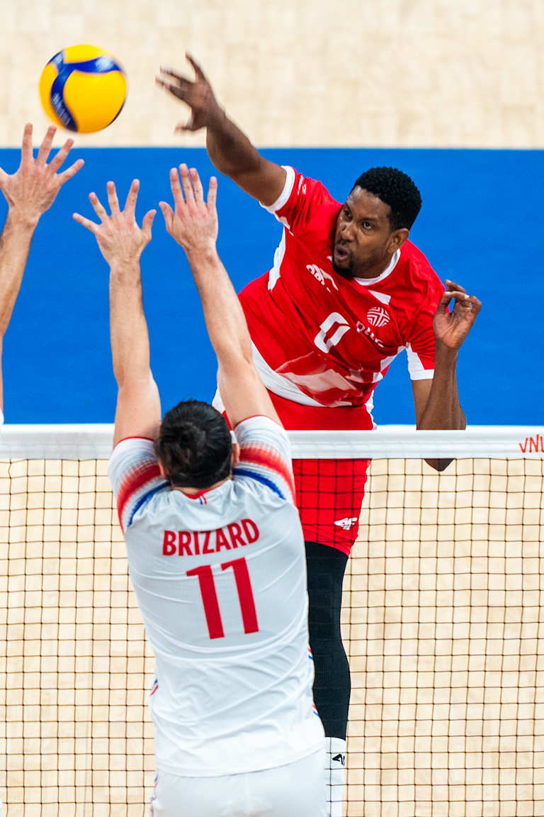 León King leads Polish Olympic revenge against France