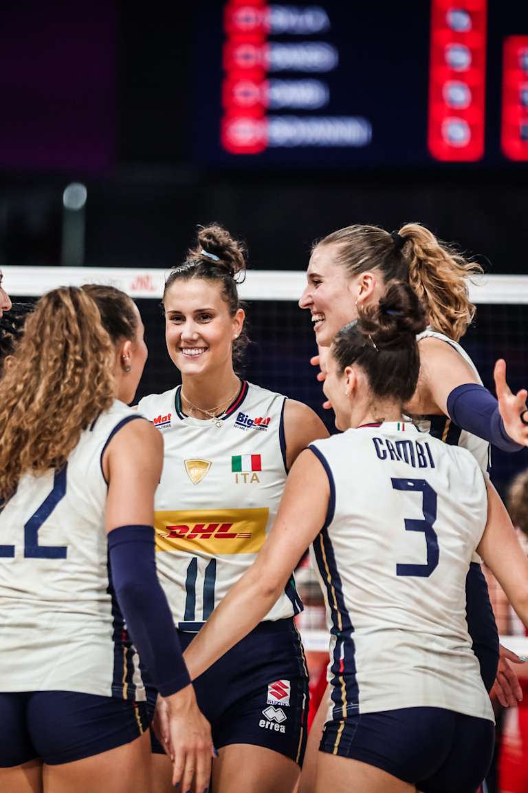 Italy back in the final with a dominant performance