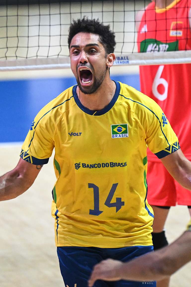 Brasil vira sobre a China e vai às semifinais