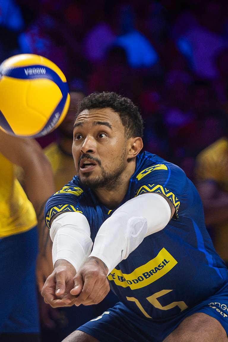 Brasil encara a Polônia por vaga na decisão