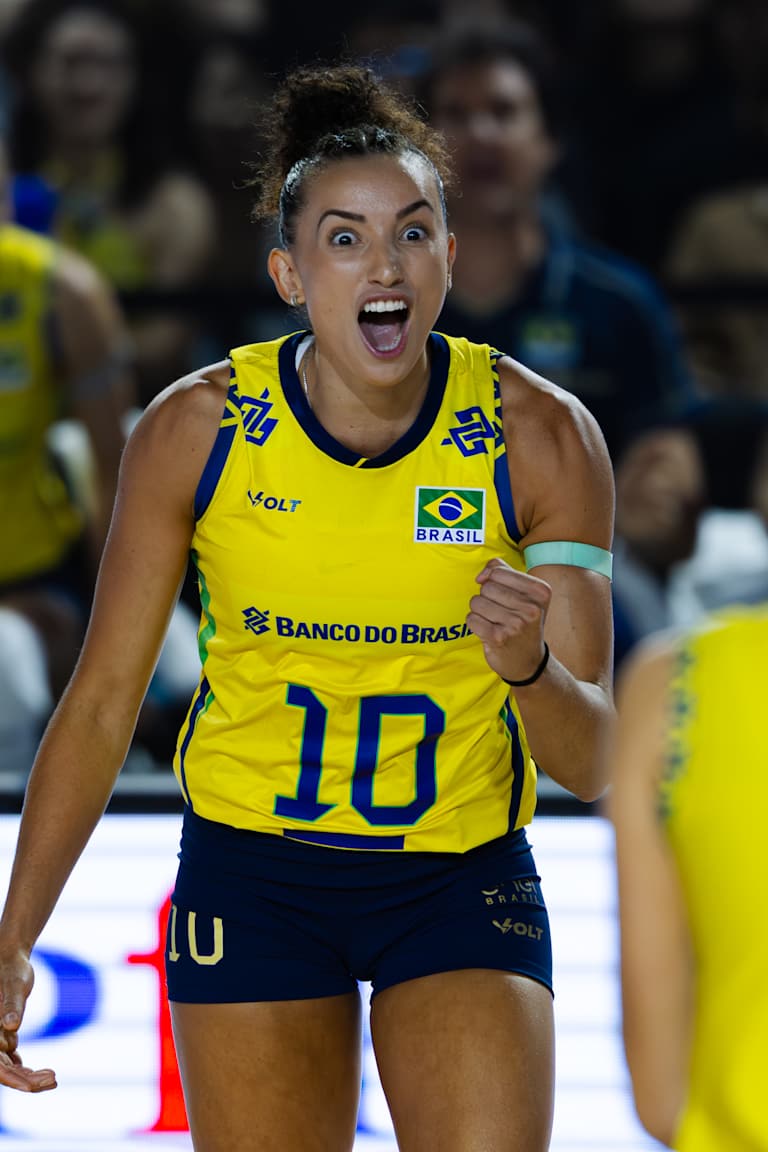 Incredible reverse sweep takes Brazil forward in Thailand