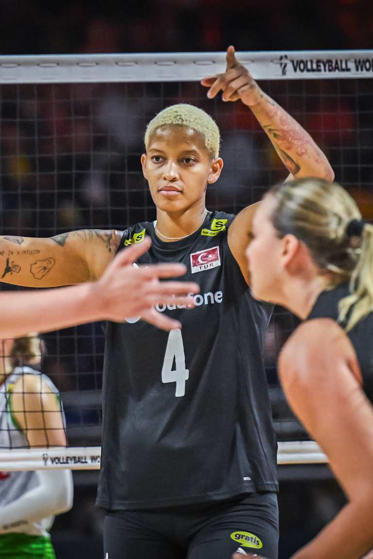 Vargas on fire as Türkiye sweep Bulgaria and qualify