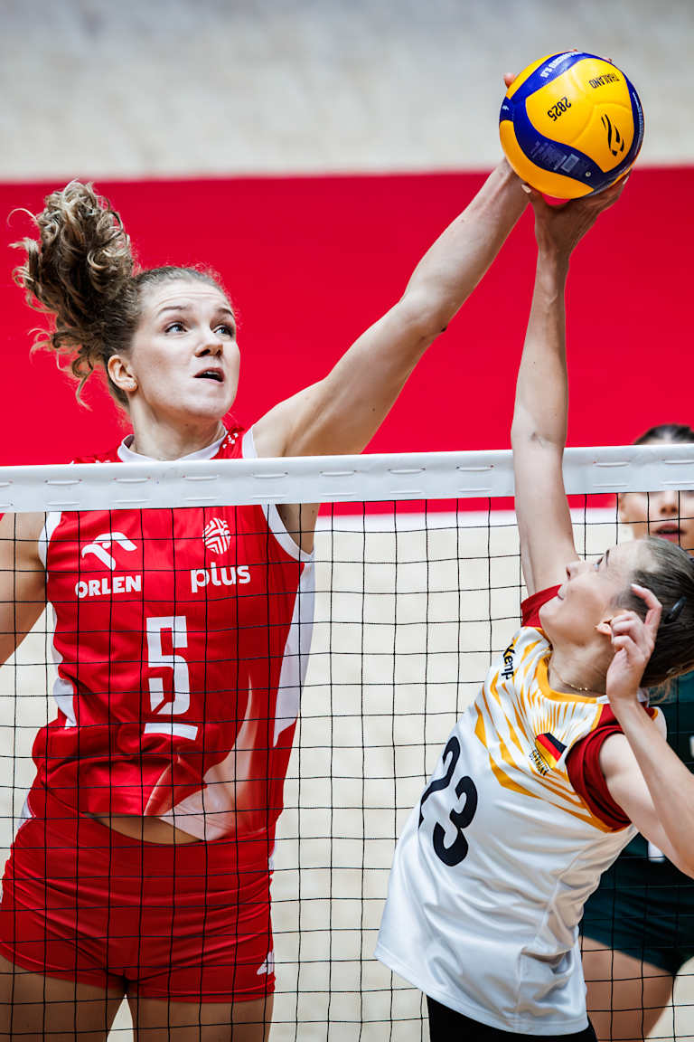 Poland overcome Germany in a thriller to continue undefeated