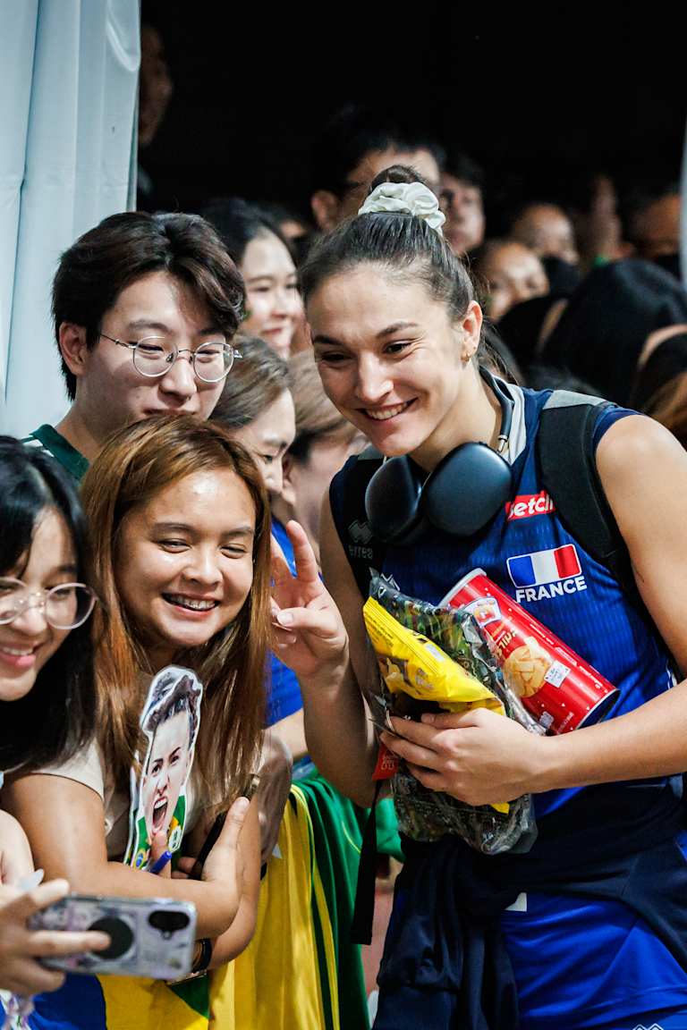 Cazaute exits gracefully on top of three individual charts