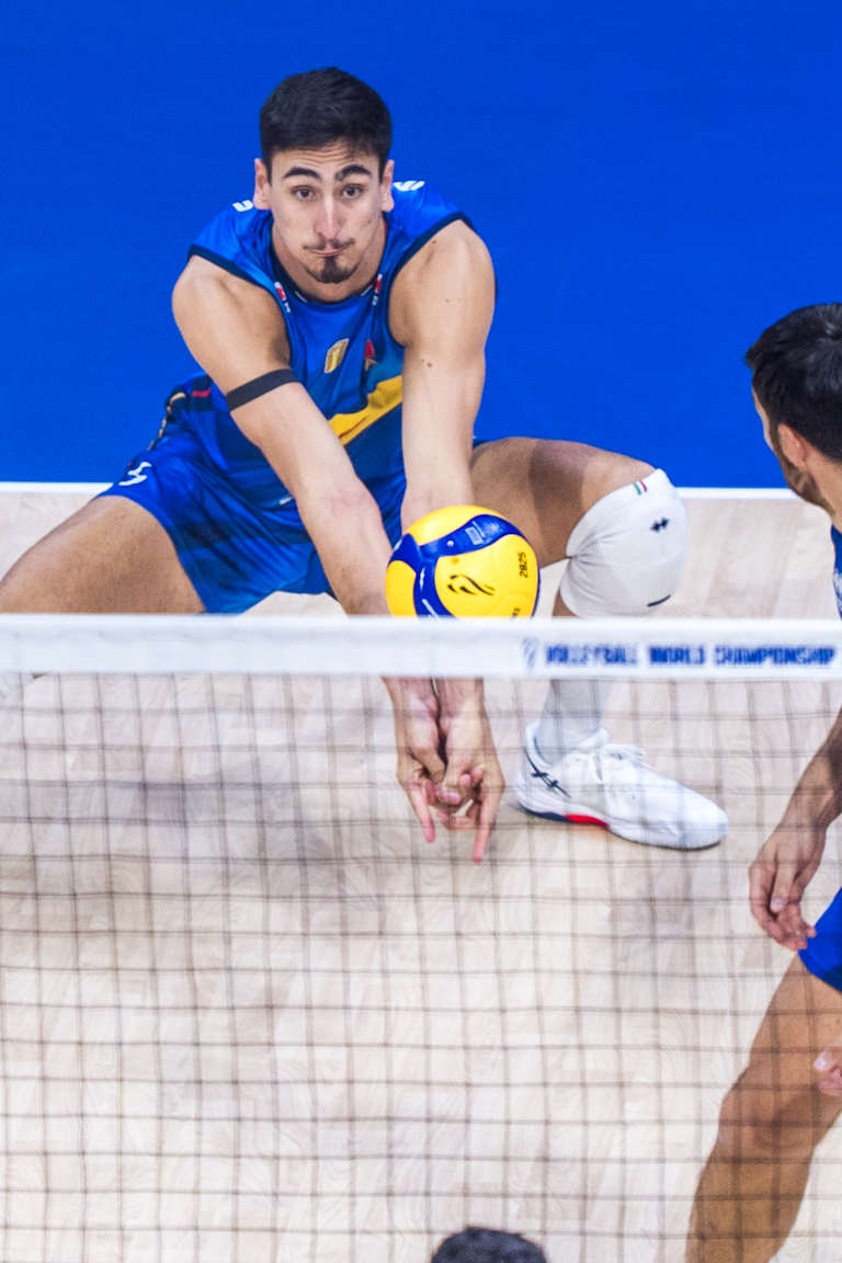 Italy start Men's Volleyball World Championship title defense with a sweep of Algeria