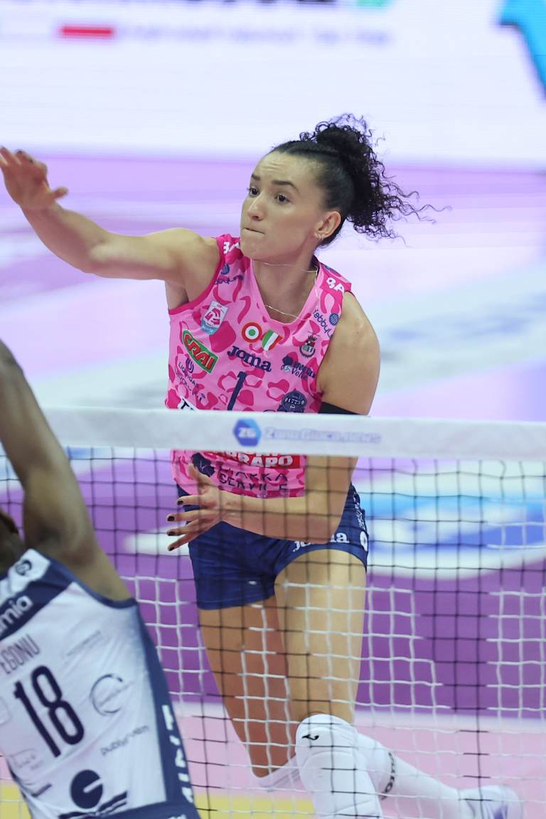 Assista Gabi em ação pelo Conegliano na Courmayeur Cup