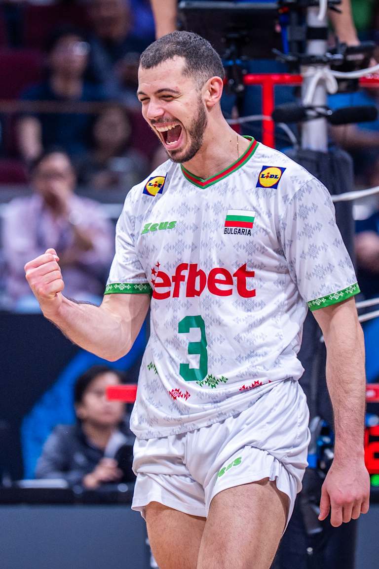 Bulgaria mount heroic comeback to beat USA and push through to the semis