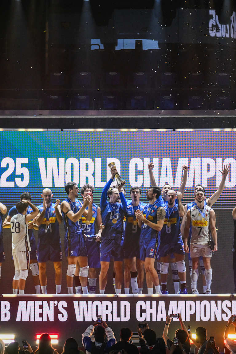 Italy beat Bulgaria to triumph with second consecutive and fifth overall world title