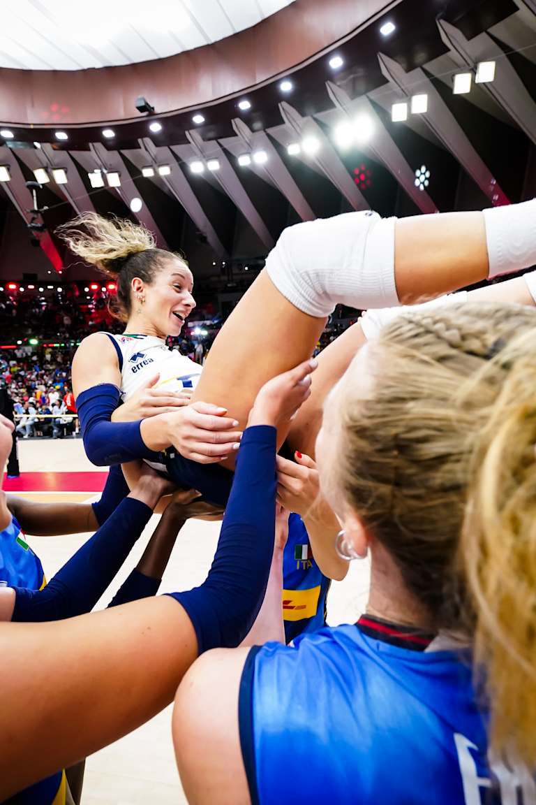 Italian legend De Gennaro announces international retirement following world title