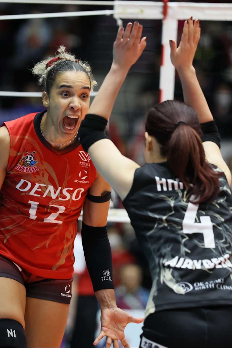 Sabrina brilha na segunda rodada da Liga Japonesa