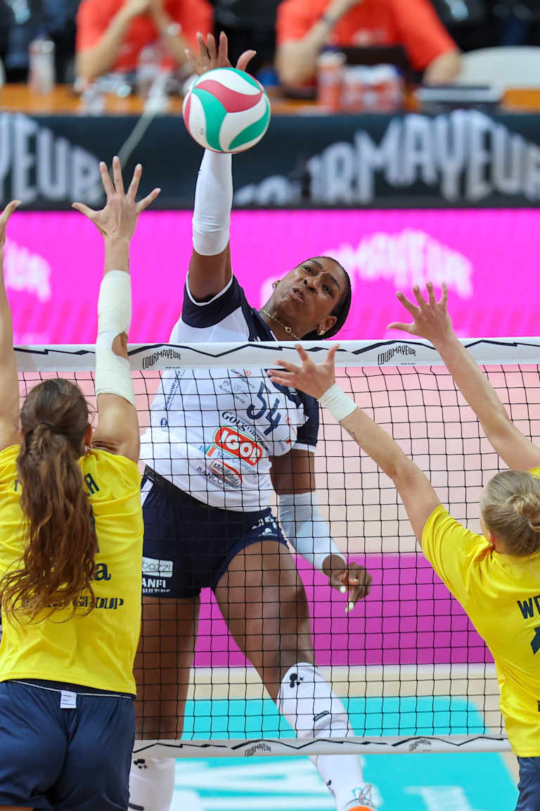 Undefeated Novara and Conegliano battle on Saturday