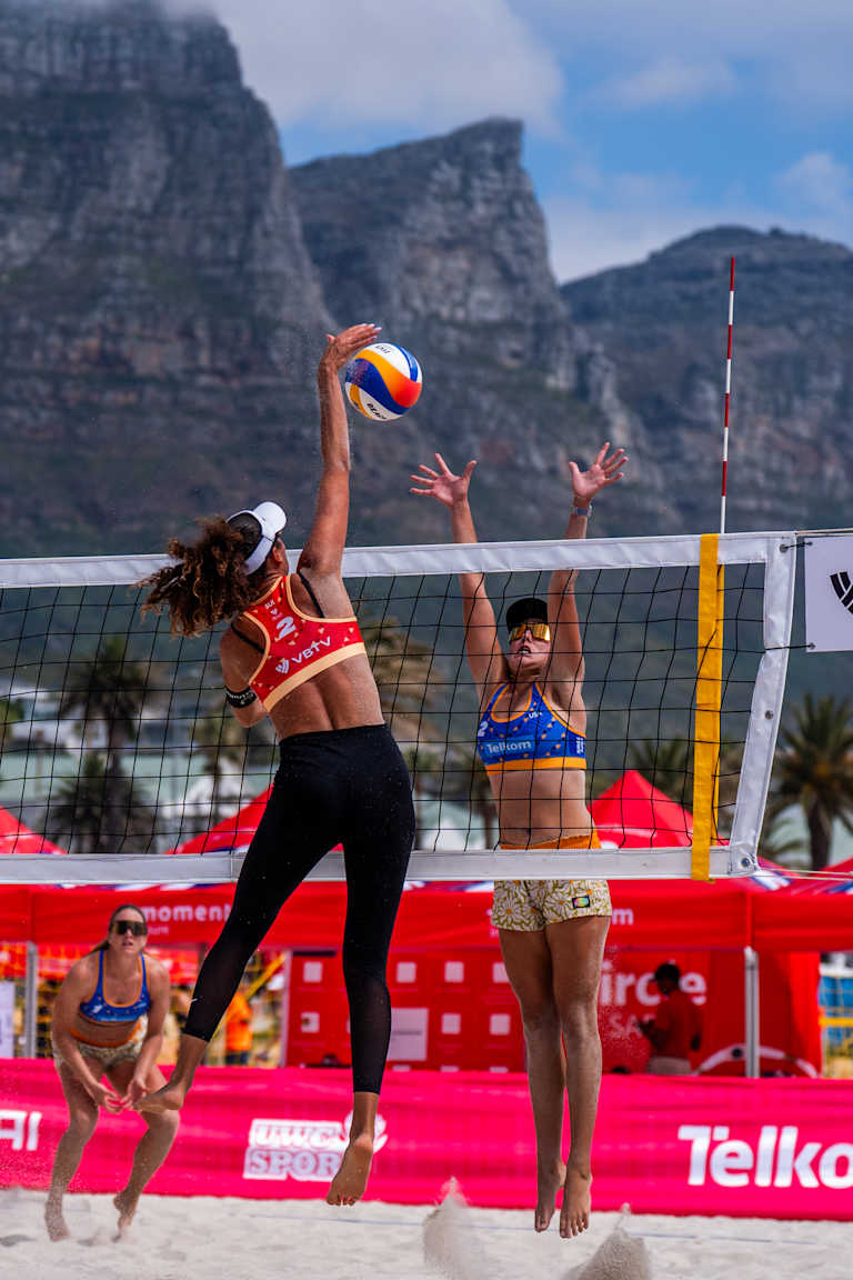 Top women’s seeds pushed to tie-breakers, but still win pools in Cape Town