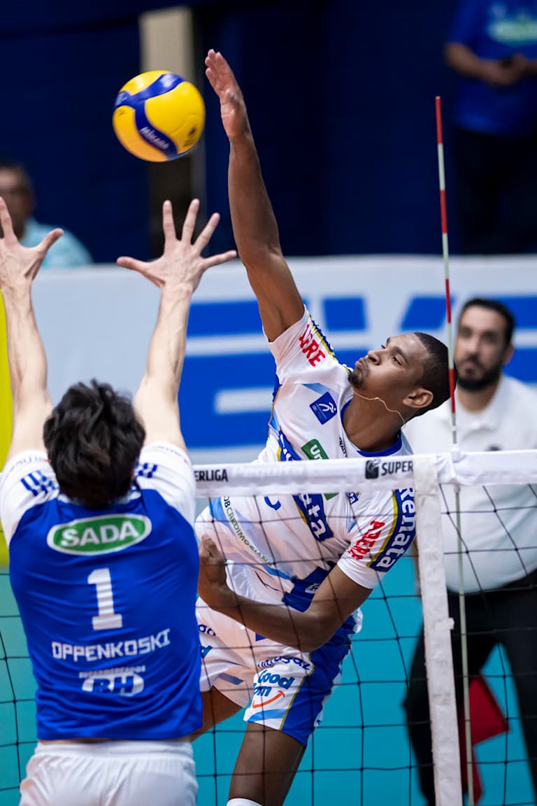 Campinas derruba o Cruzeiro fora de casa em duelo de cinco sets