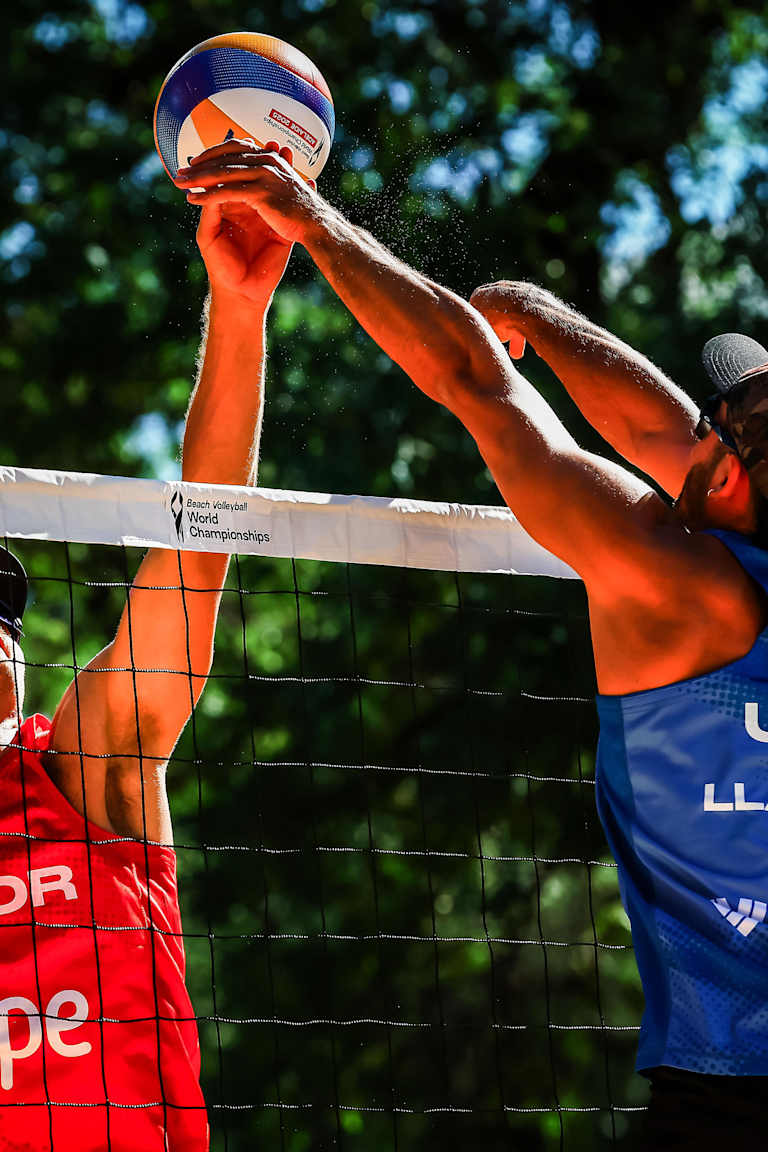 Mol and Sørum enjoy a smooth debut in Adelaide