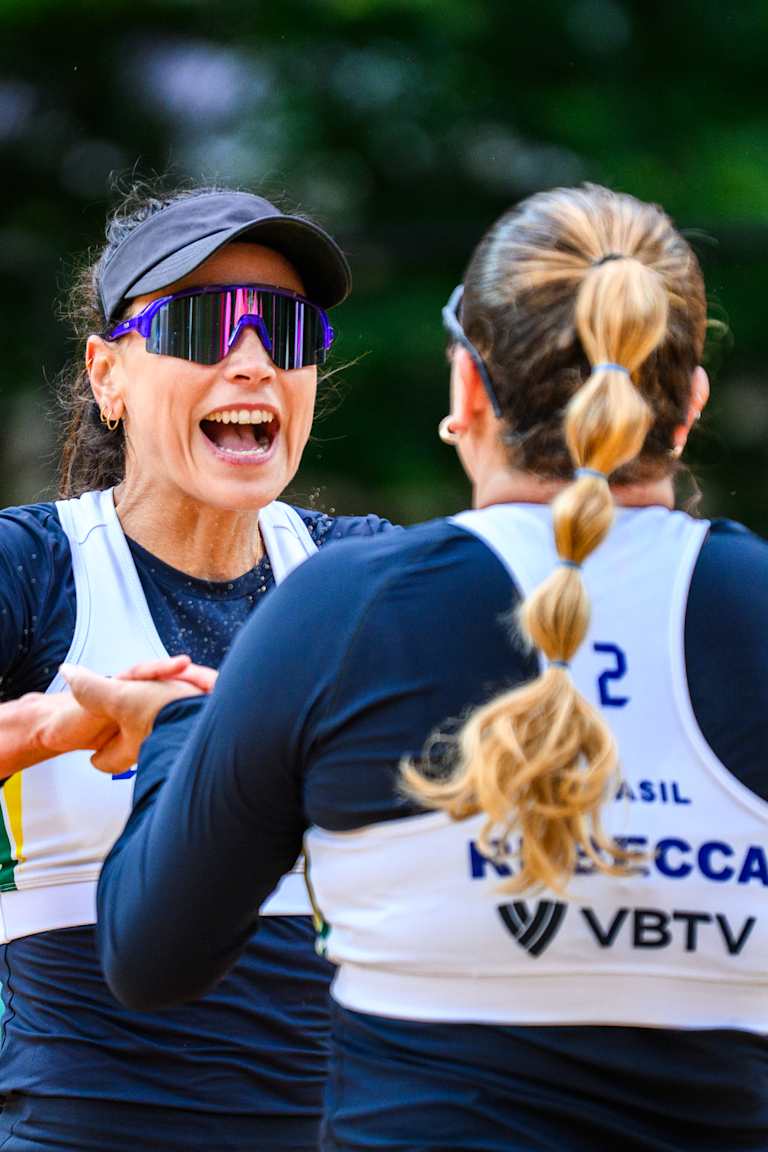 Carol/Rebecca e Thâmela/Vic vencem suas chaves no Mundial
