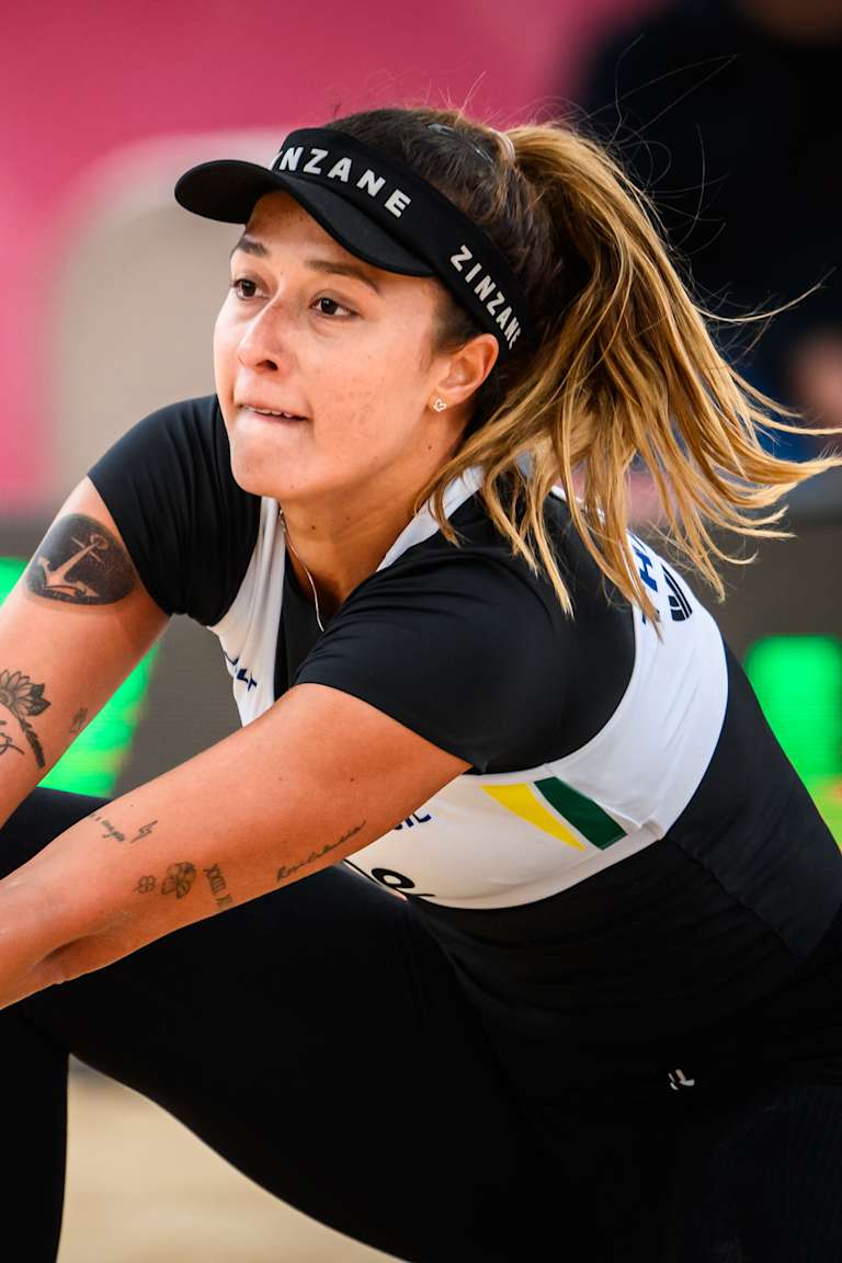 Thâmela and Victoria mount a big comeback to win World Championship pool