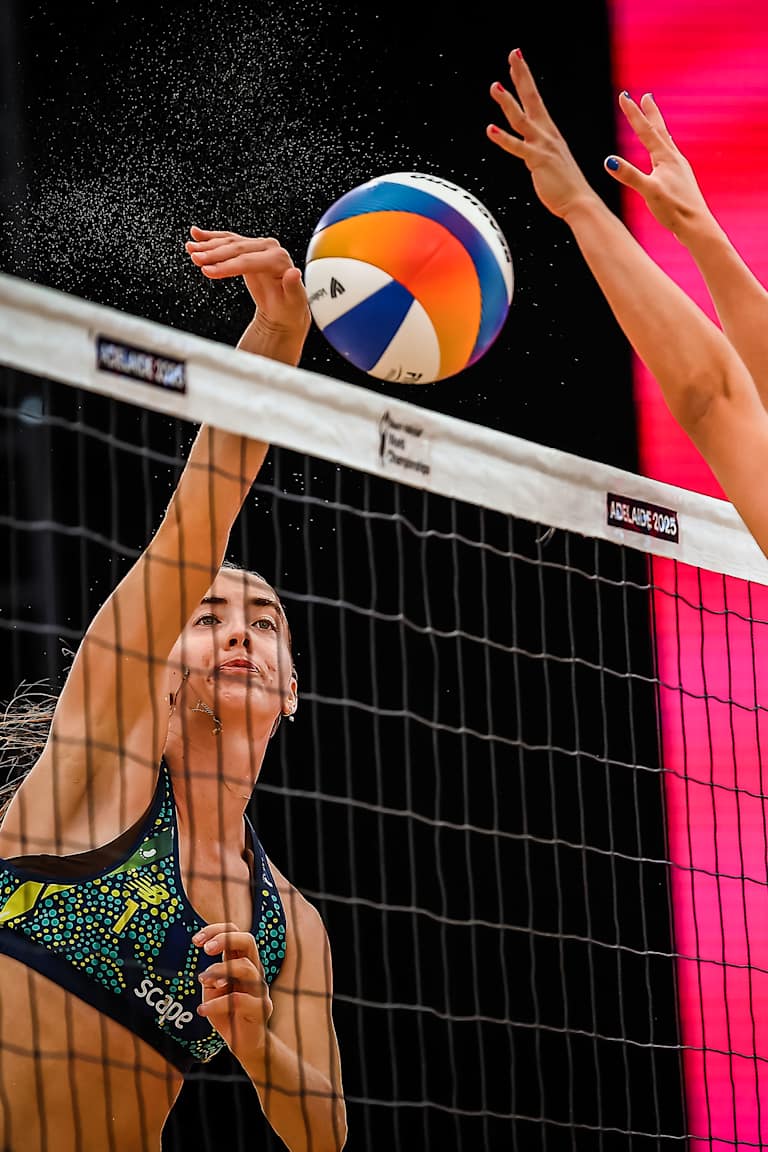All-Australian three-setter propels Fleming & Fejes into Adelaide sixteenthfinals