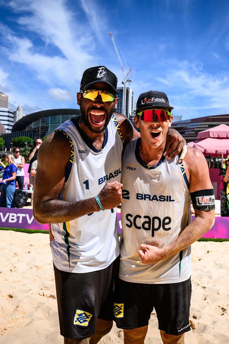 Brasil avança cinco duplas às oitavas do Campeonato Mundial