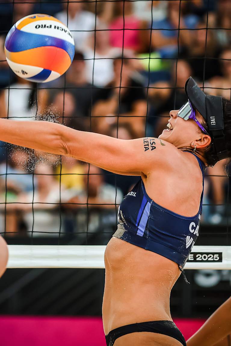 World Championship medalists Carol and Rebecca back in action at 1xBet Itapema Elite