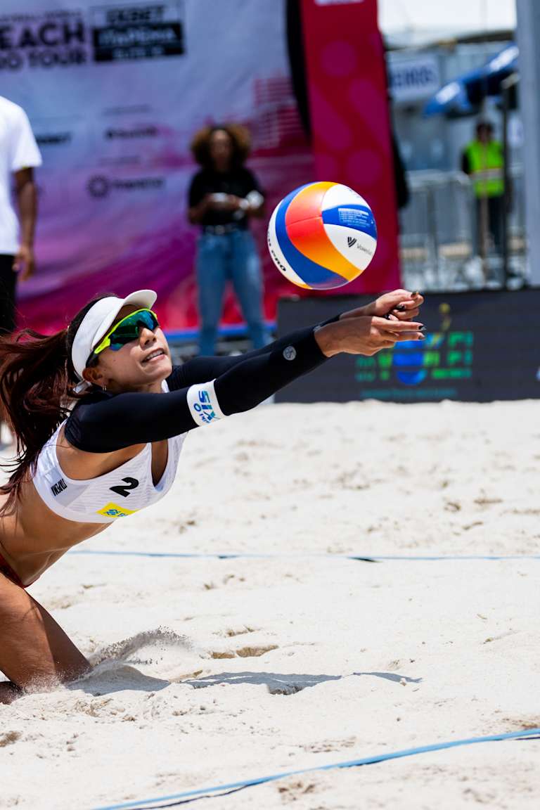 Shiba and Reika overcome the qualifier in Itapema