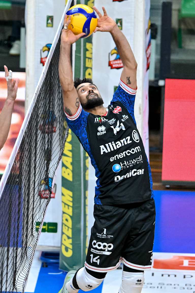 Milão de Cachopa enfrenta o líder Peurgia na Liga Italiana