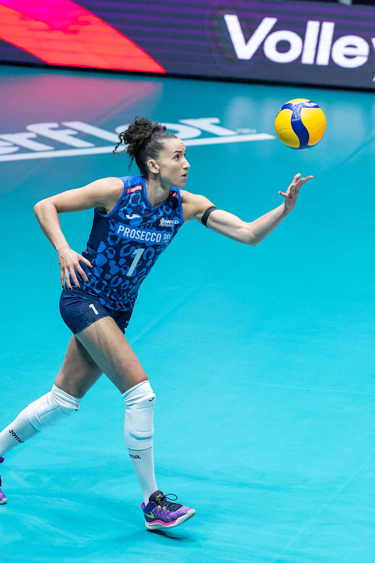 The race for the Women's Club World Championship title begins on Tuesday