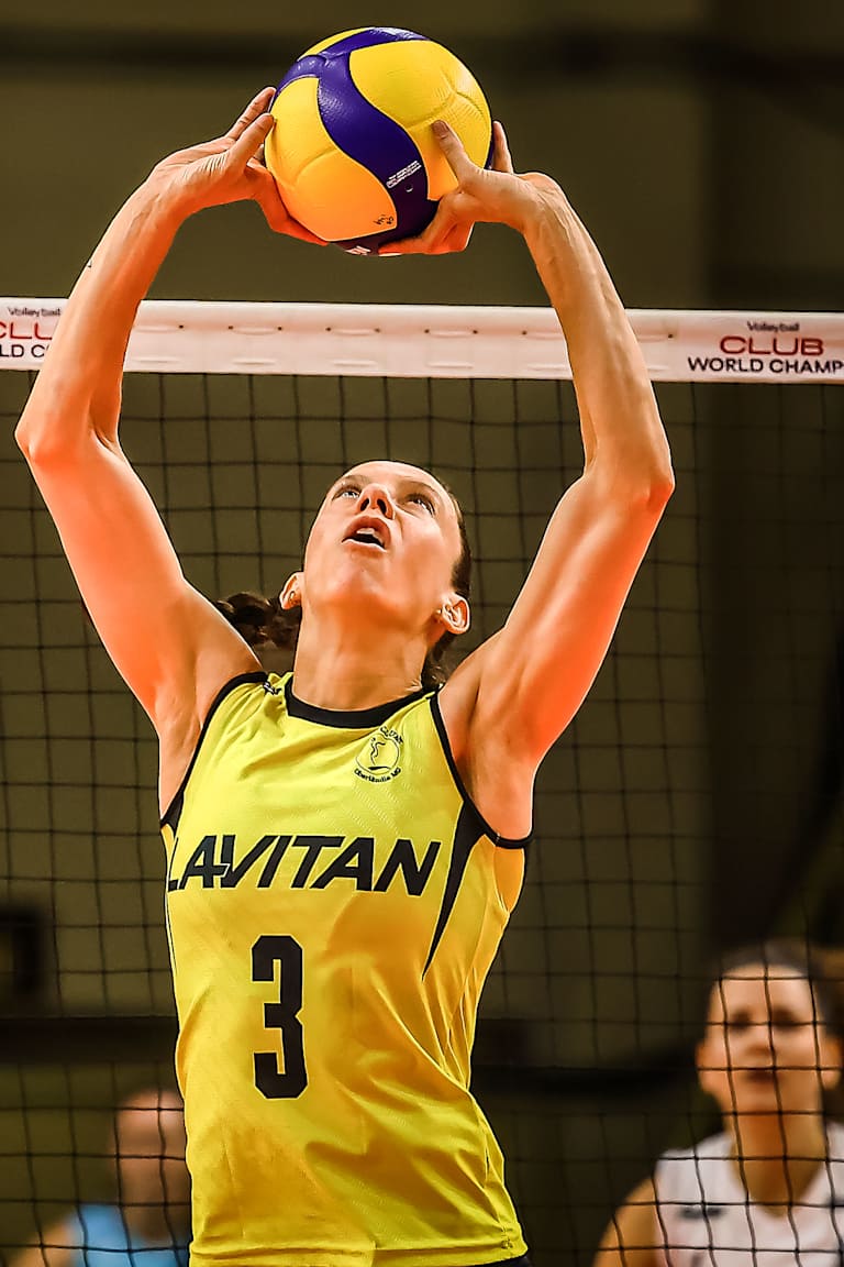 Praia vence a segunda e vai às semifinais do Mundial