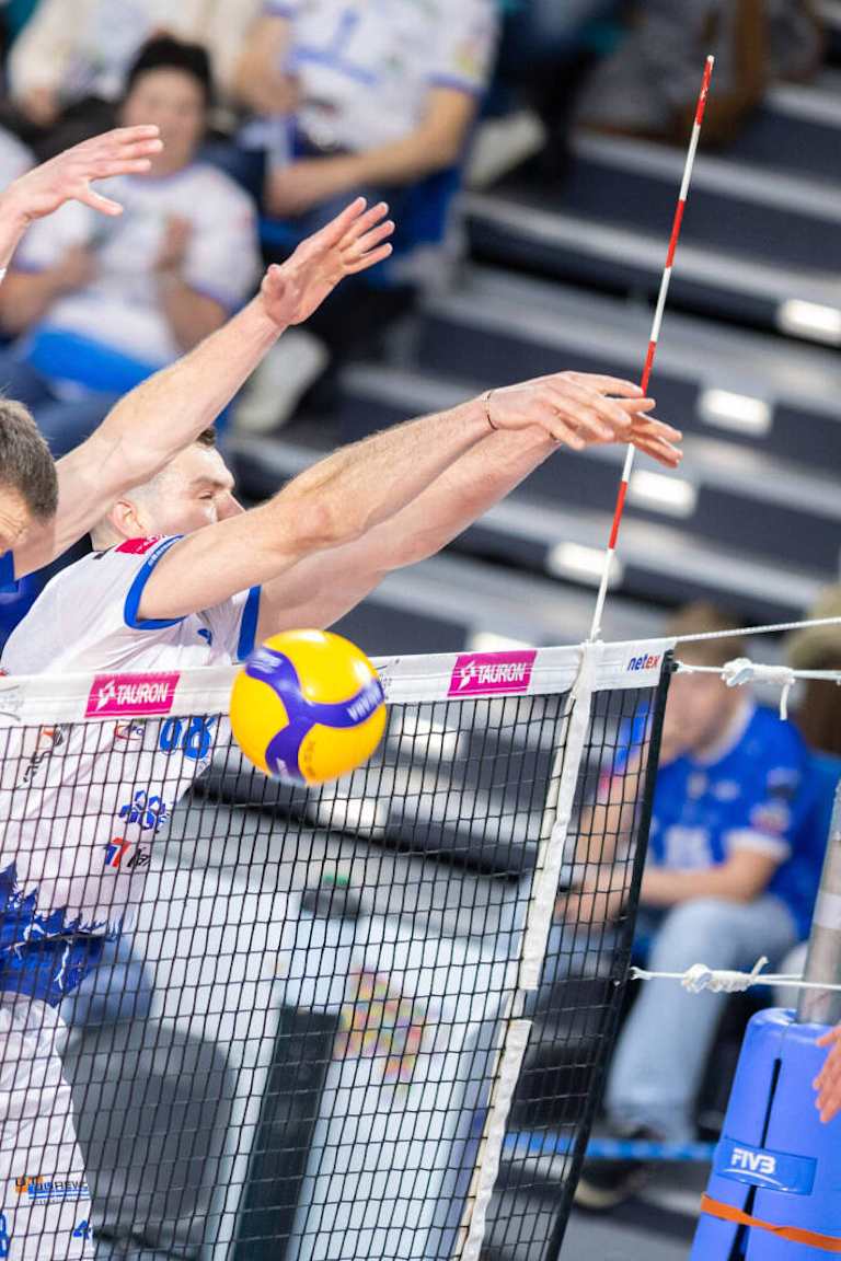 Slepsk stopped on verge of another shocker in Poland