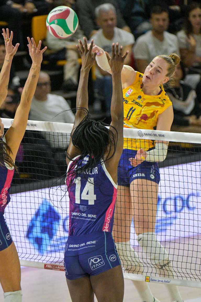 Conegliano sweep Scandicci after incredible 43-41 set