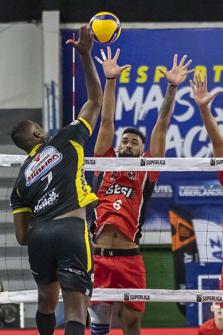 SESI derruba o Praia de virada em batalha de cinco sets em Uberlândia