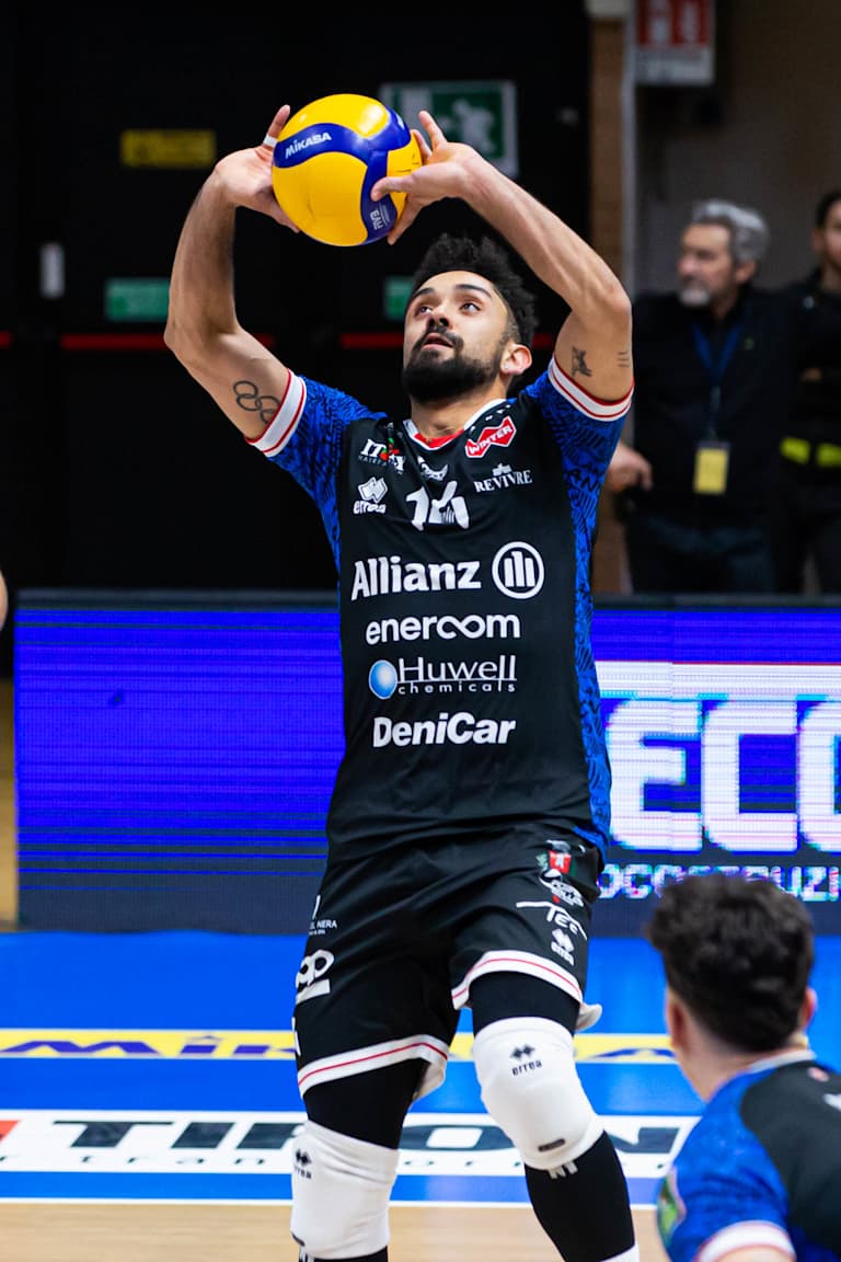 Cachopa contra Darlan na Liga Italiana no domingo