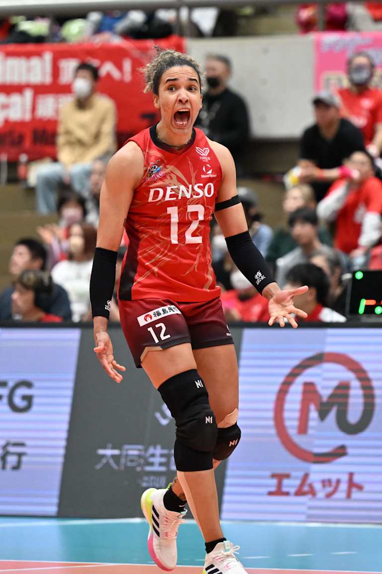 Brasileiras lideram o Denso em rodada vitoriosa no Japão