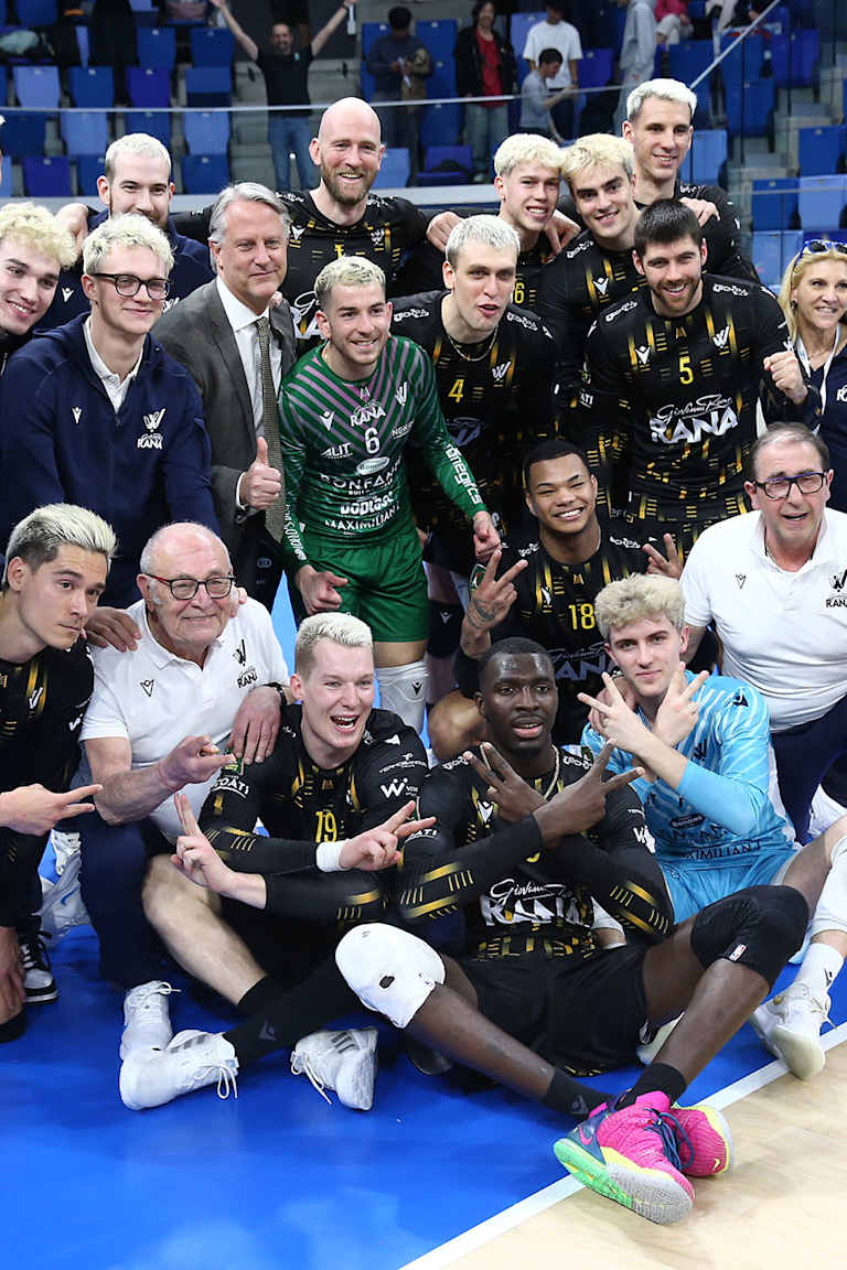 Darlan lidera virada do Verona nas quartas da Liga Italiana