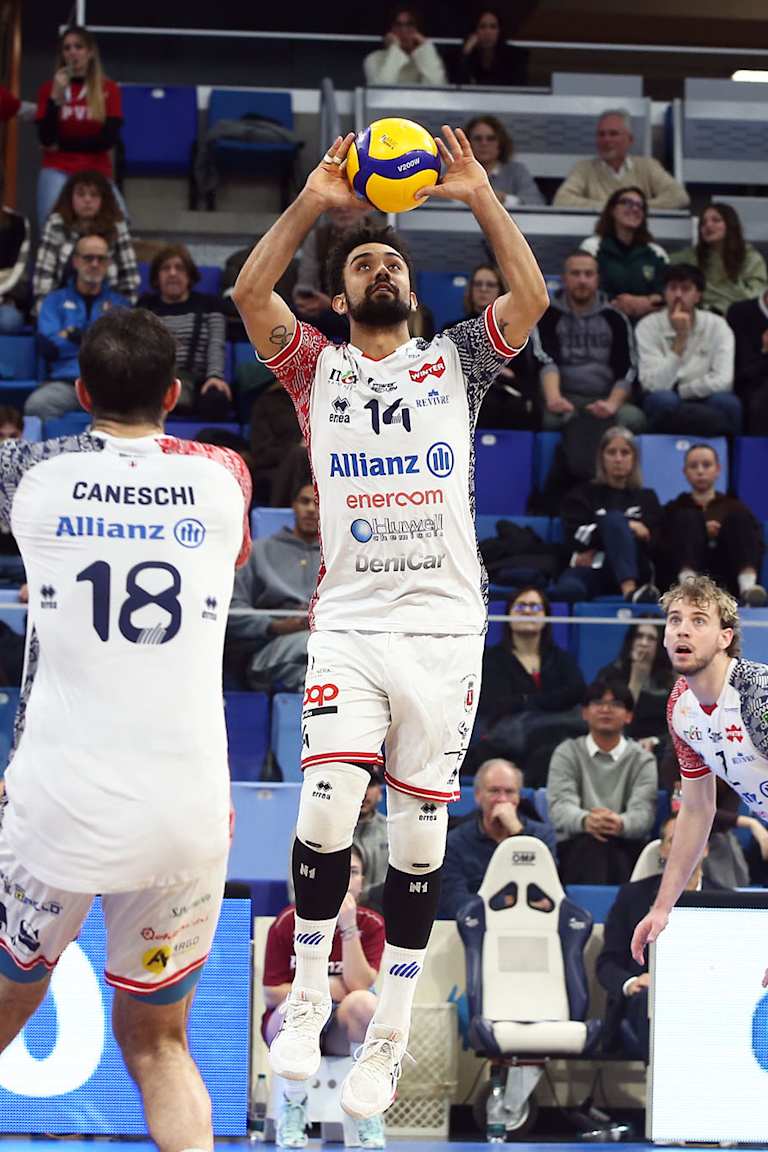 Duelo entre brasileiros continuam nas quartas da Liga Italiana