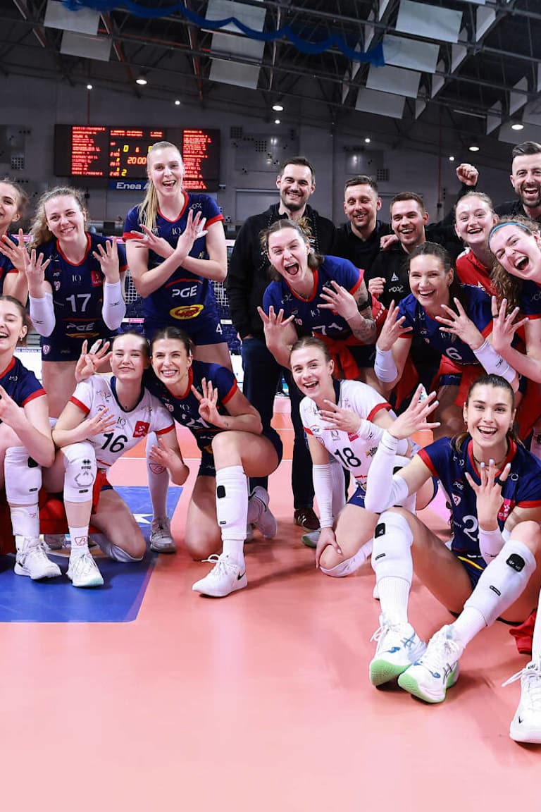 Budowlani de Bruna Honório vai às semifinais da Liga Polonesa