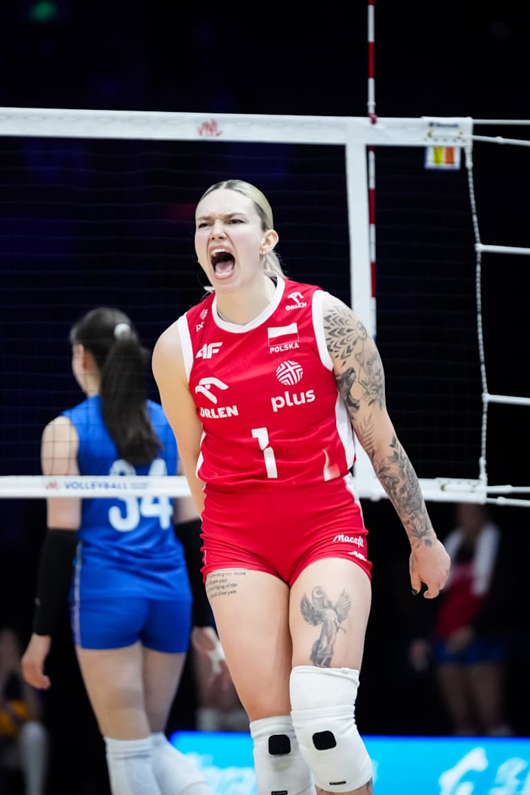 Szczurowska on fire as Poland win the third in a row