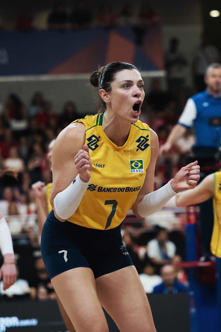 Brasil sofre, mas supera a Bélgica e segue invicto