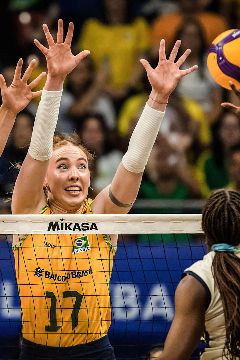 Brasil chega à metade da VNL com saldo positivo e destaques individuais