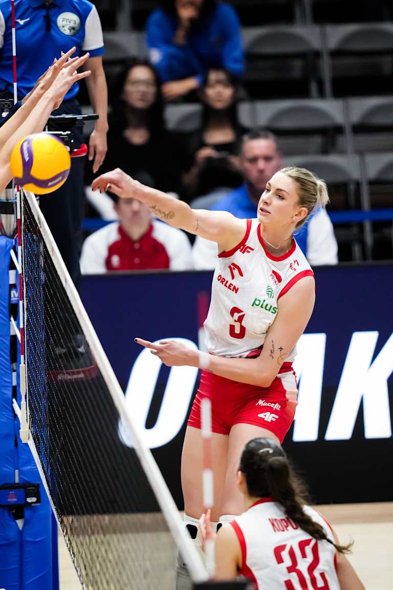 Stysiak on fire as Poland stop the USA and prevent early qualification