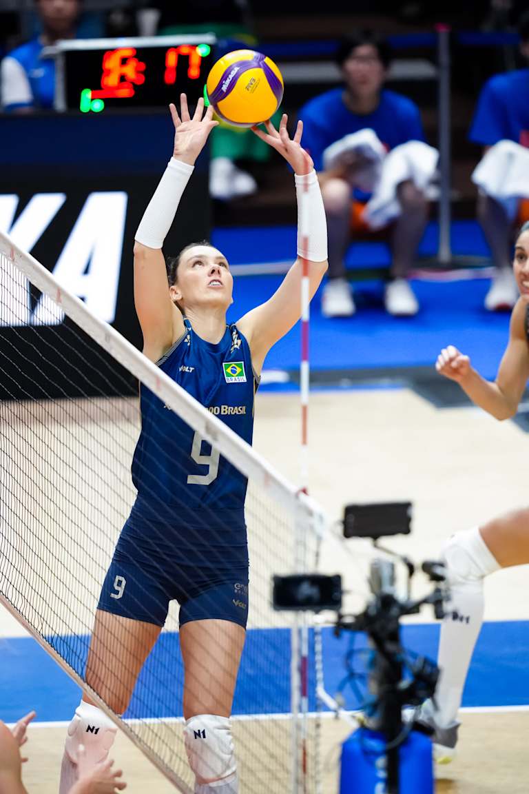 Brasil cai para os Estados Unidos, fica em terceiro e perde Julia Kudiess