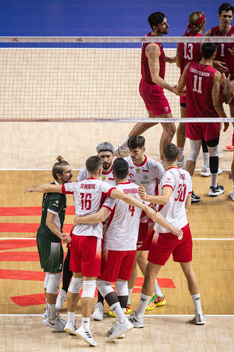 Defending champs Poland sweep the USA to finish second