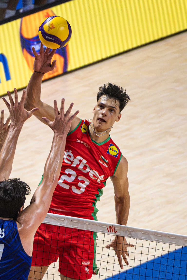 Aleksandar Nikolov brilha na Fase de Clasificação da VNL
