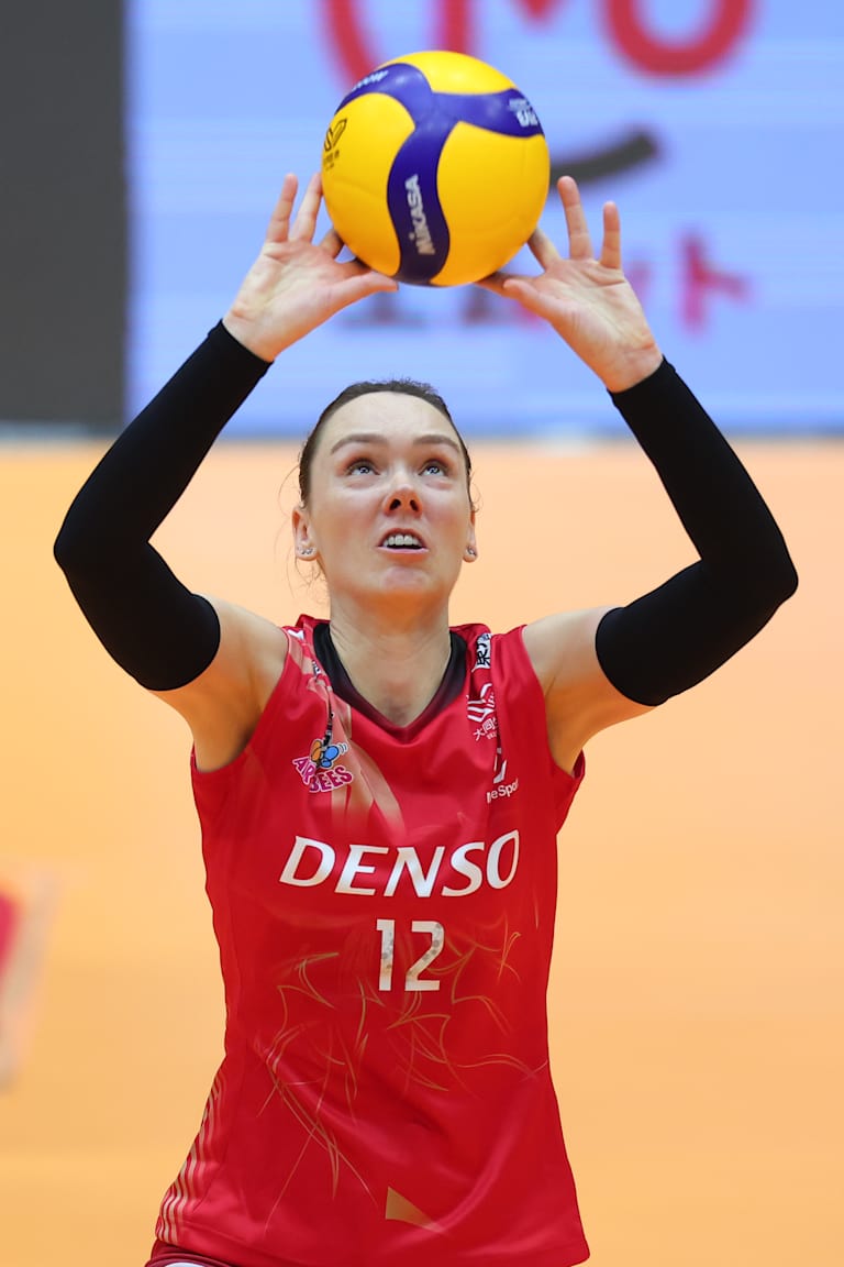 Roberta busca crescimento em sua primeira temporada na Liga Japonesa
