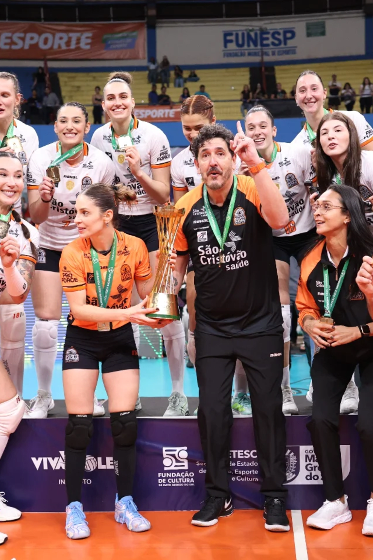 Osasco bate o Sesi mais uma vez e leva título inédito da Supercopa