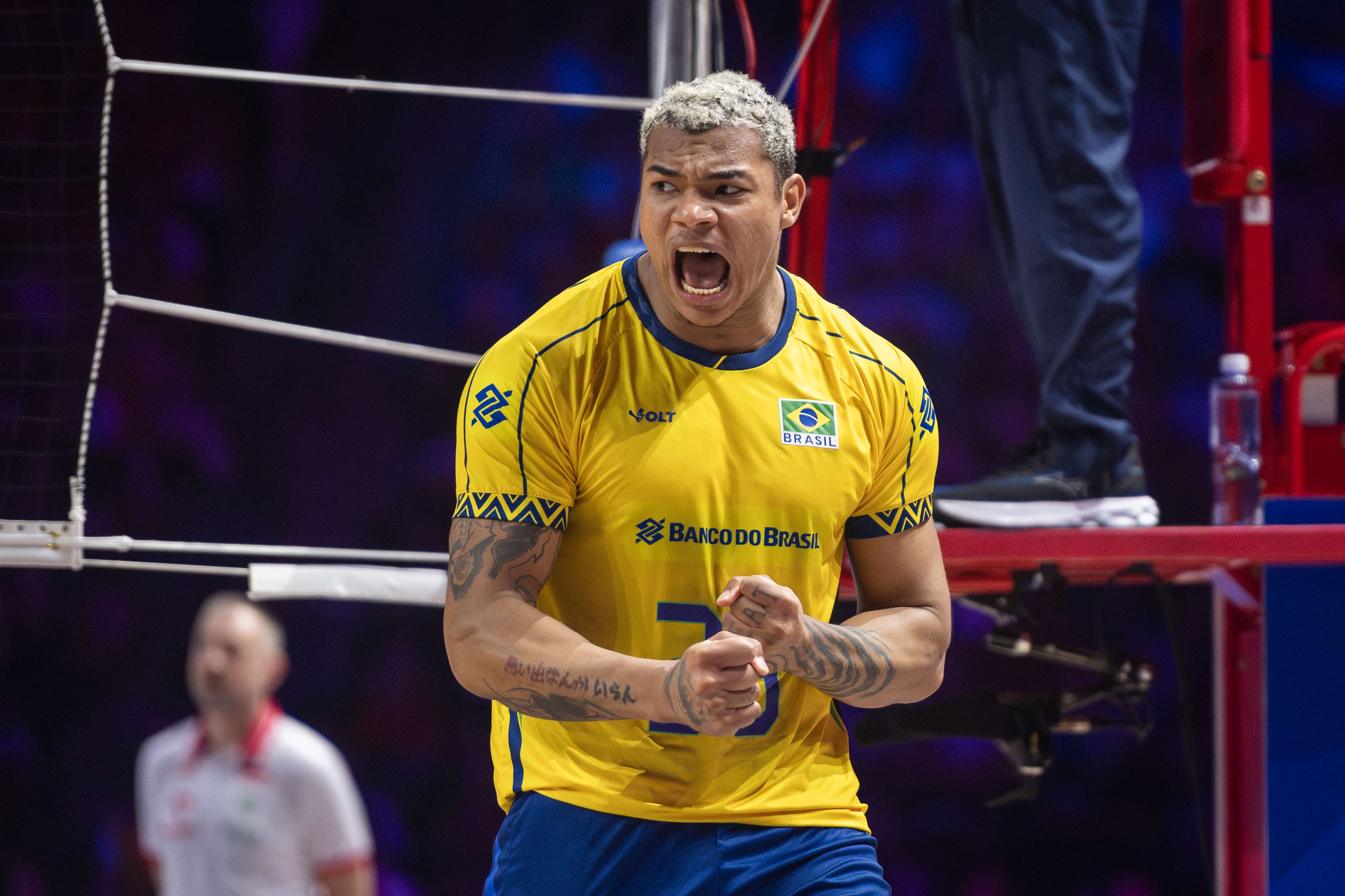 Brazil win Clash of Titans and end Week 2 in first place