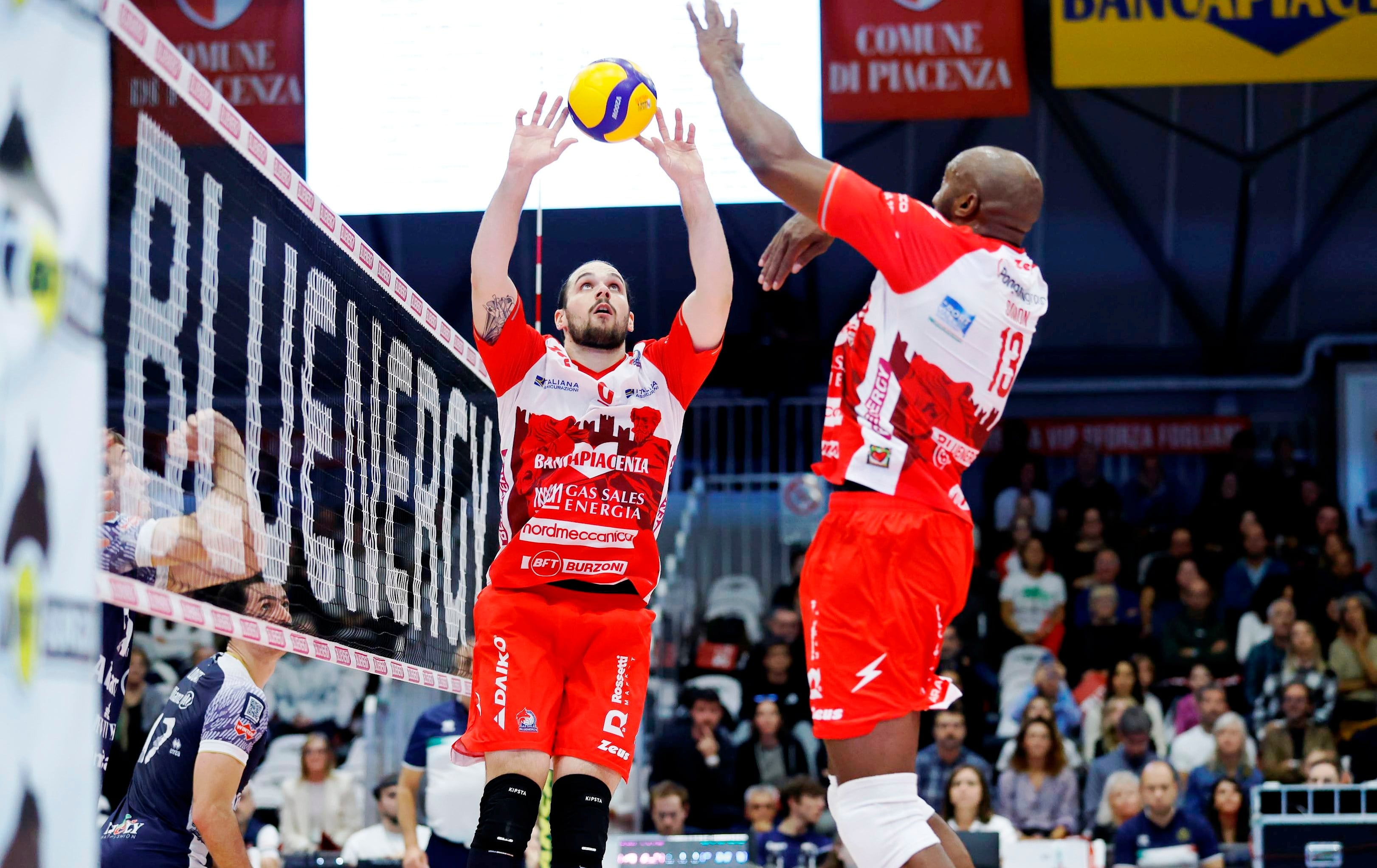 Sir survive against Lube, Gas Sales take over top of SuperLega table, image size:3243x2045
