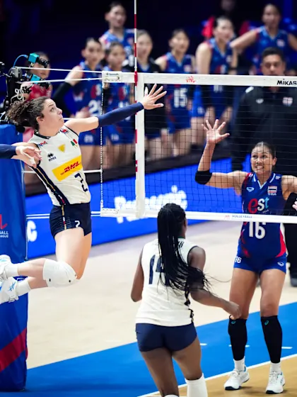 image: Italy shuts out Thailand to stay unbeaten