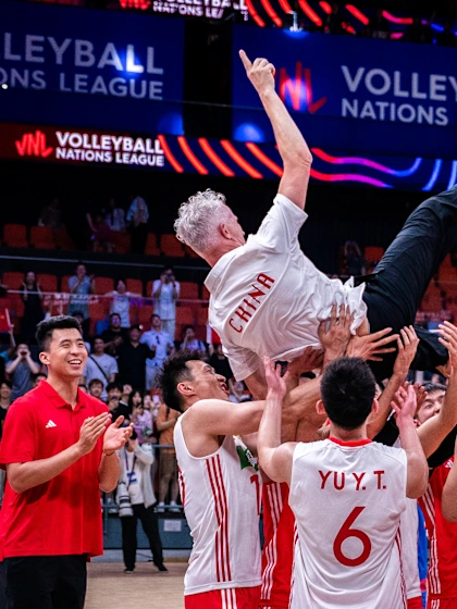 image: China celebrate Vital Heynen’s birthday with first win after VNL return