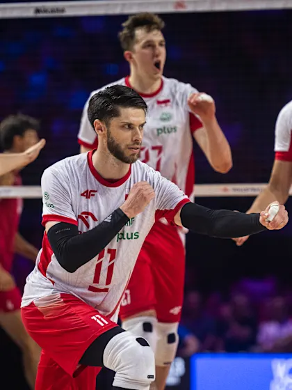 image: Poland cruise past the USA and return to the top of the standings